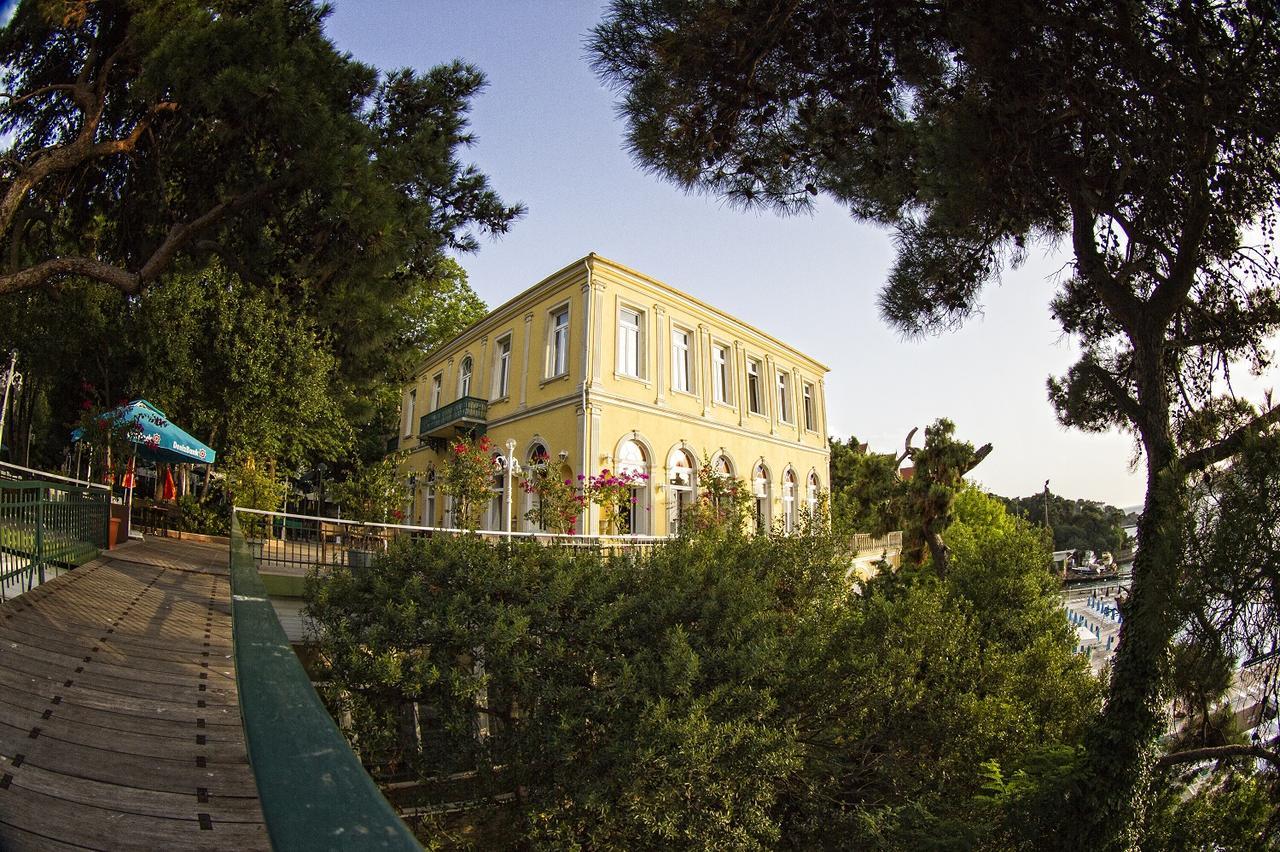 Anadolu Kulubu Hotel Adalar Bagian luar foto